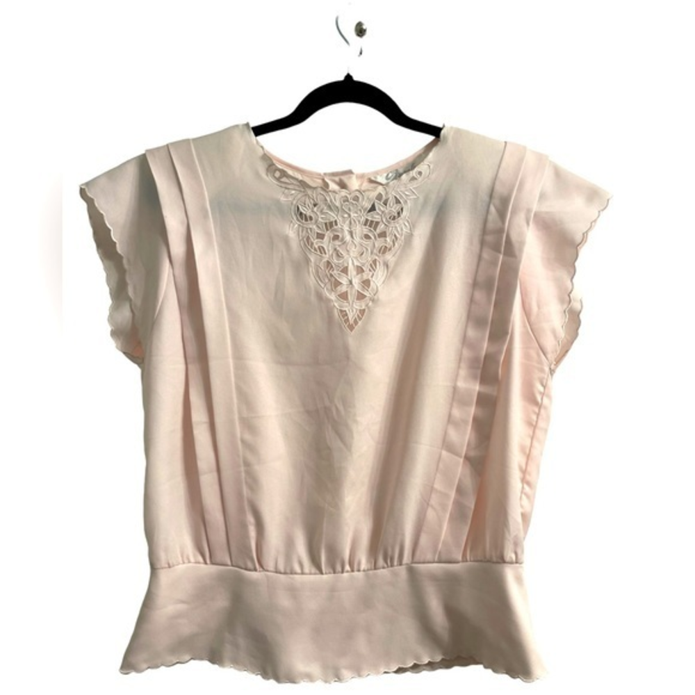 Pale Pink Vintage “Shapely” woman’s blouse with flutter‎ sleeves Size Large